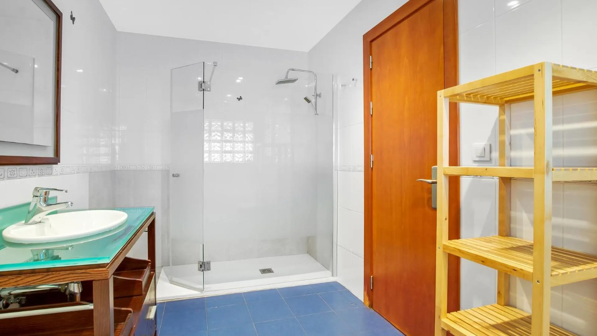 Apt Alameda De Colon Solo Familias Malaga