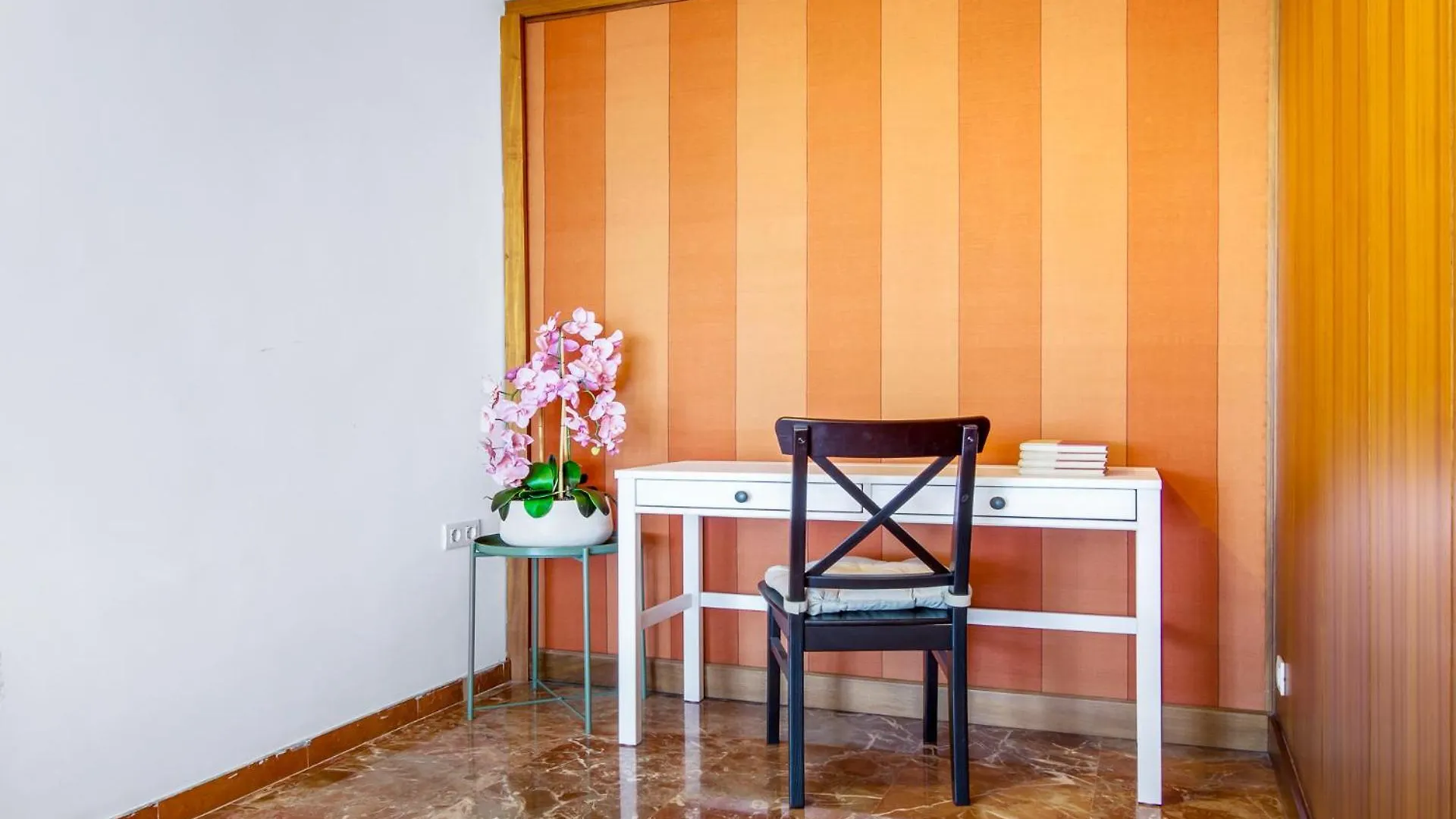 Apt Alameda De Colon Solo Familias Malaga Spain